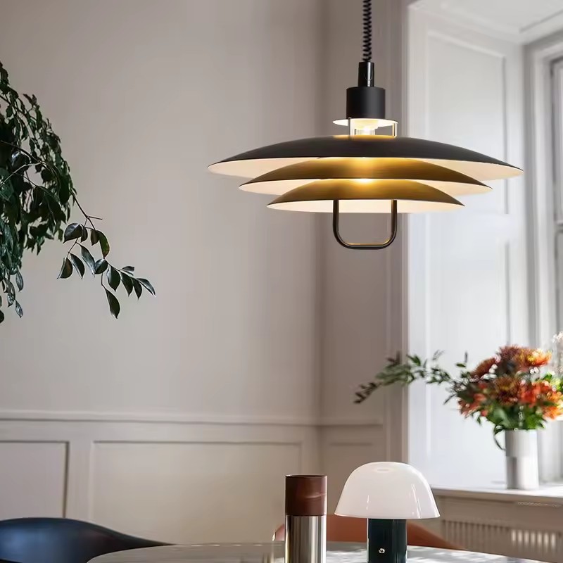 Home Bar And Counter - Wohndekor Bar-Theke Restaurant Hebbare UFO-Leuchten Designer-Lampen